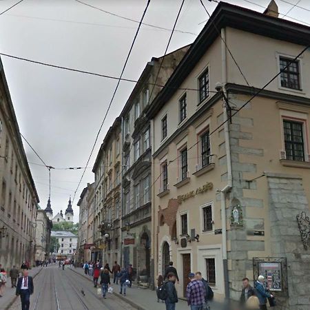 Уютная Квартира На Площади Рынок Leópolis Exterior foto
